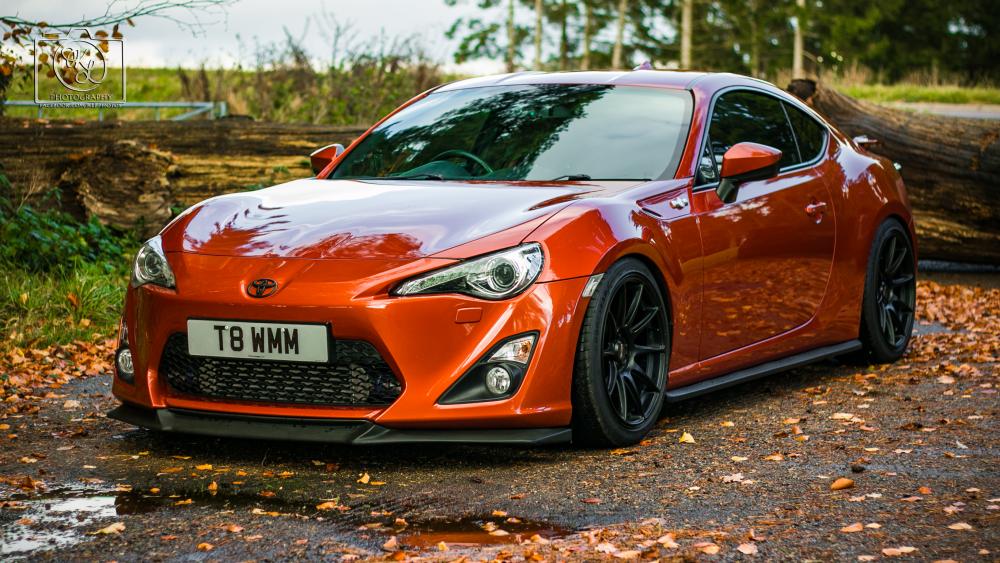 Субару BRZ оранжевая